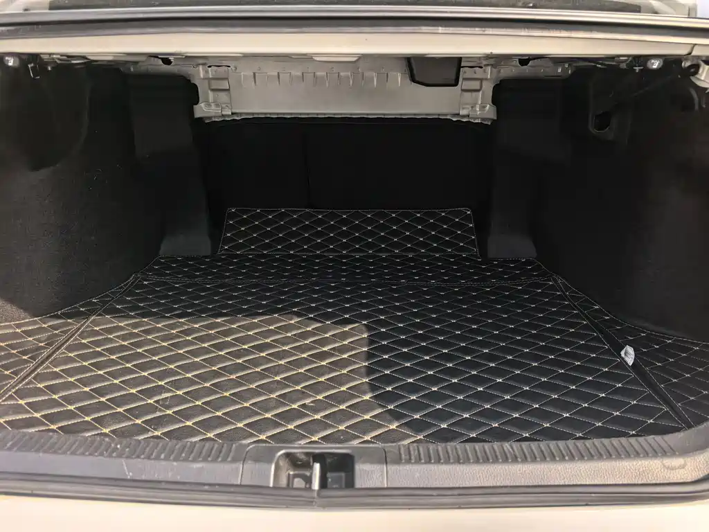 Toyota Camry — миниатюра 14