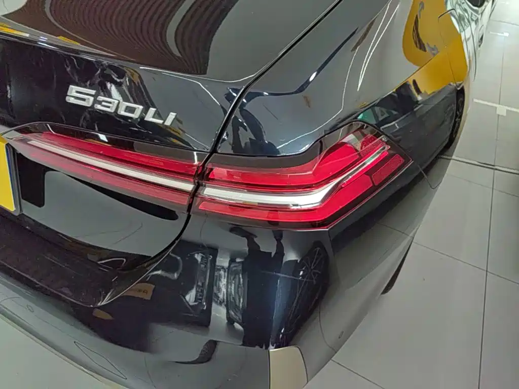 BMW 5 Series — миниатюра 8