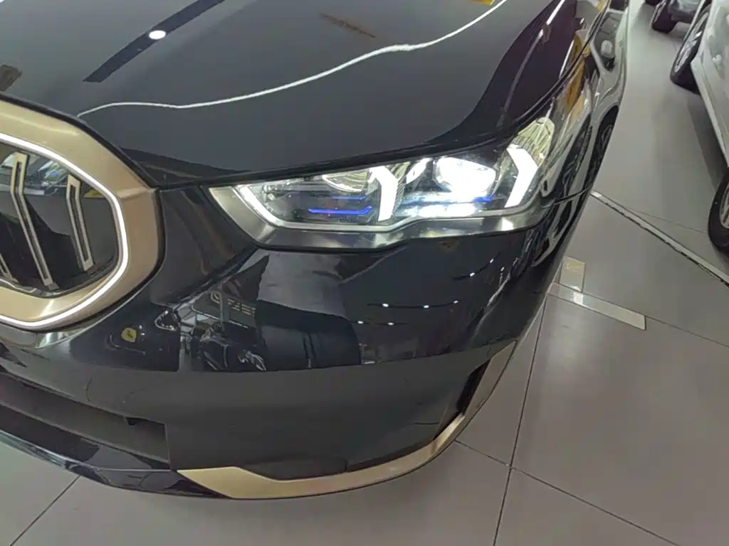 BMW 5 Series — миниатюра 24