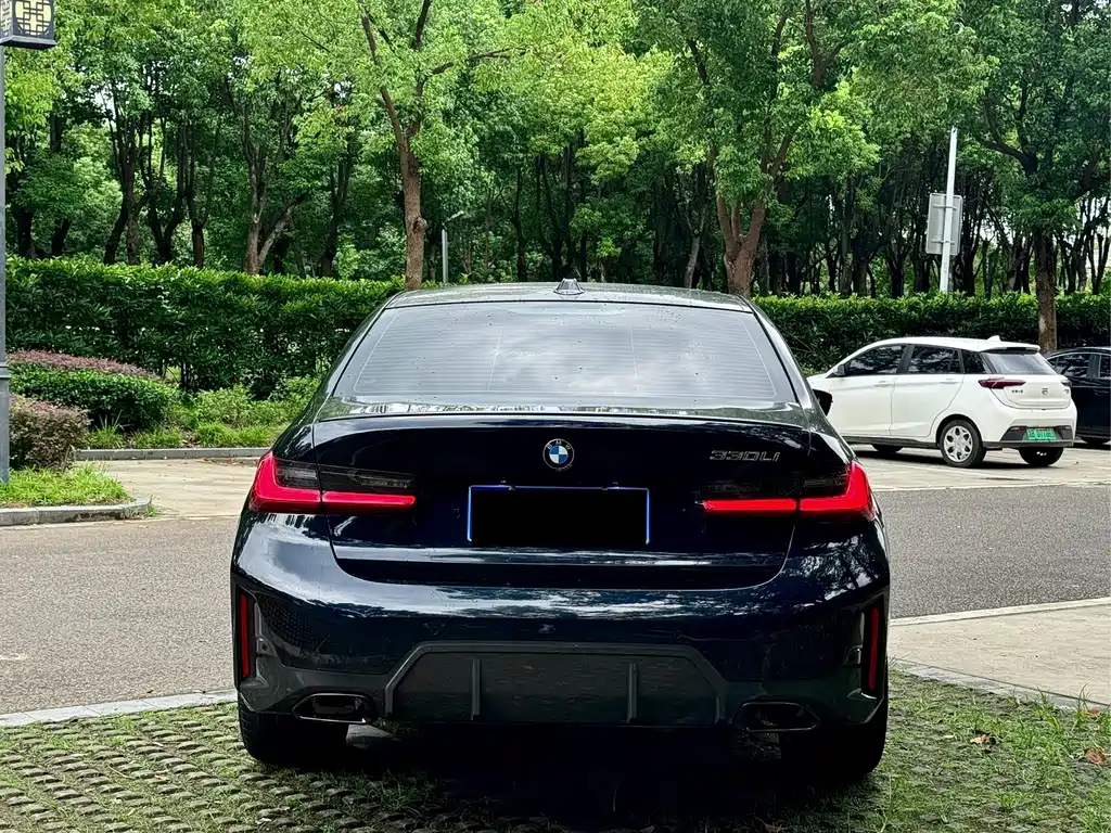 BMW 3 Series — миниатюра 11