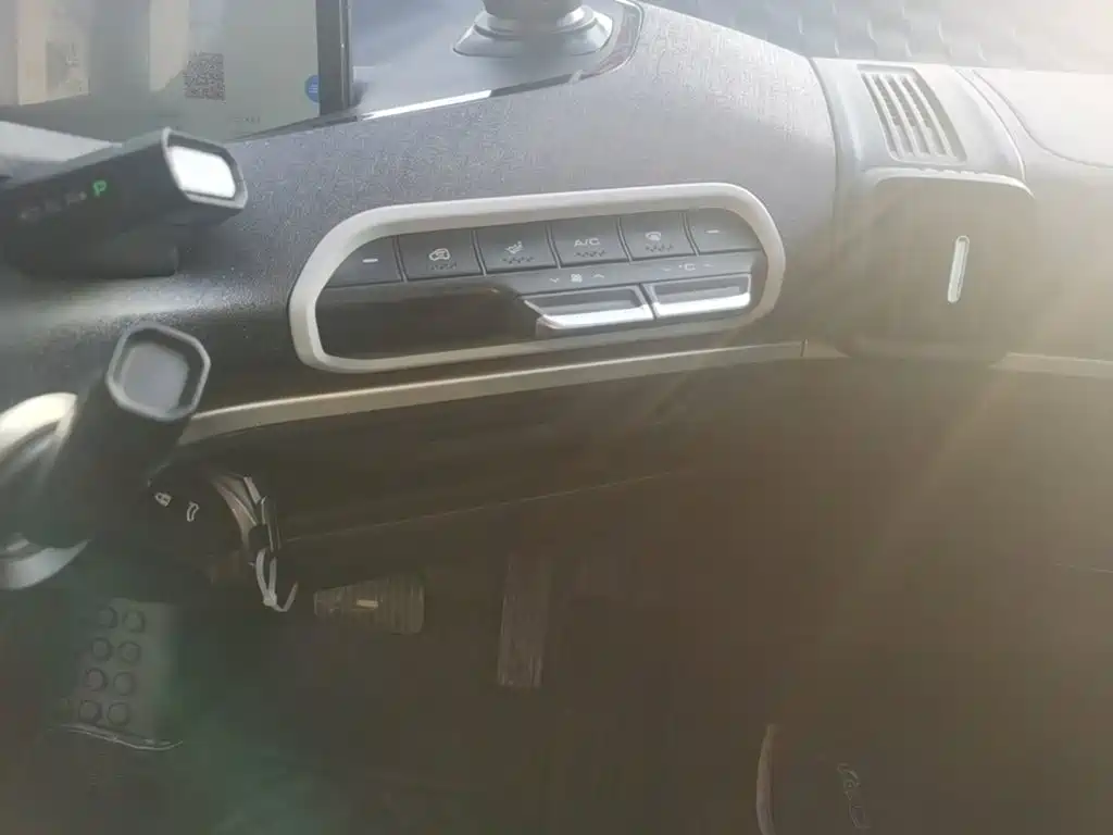 Baojun KiWi EV — миниатюра 13