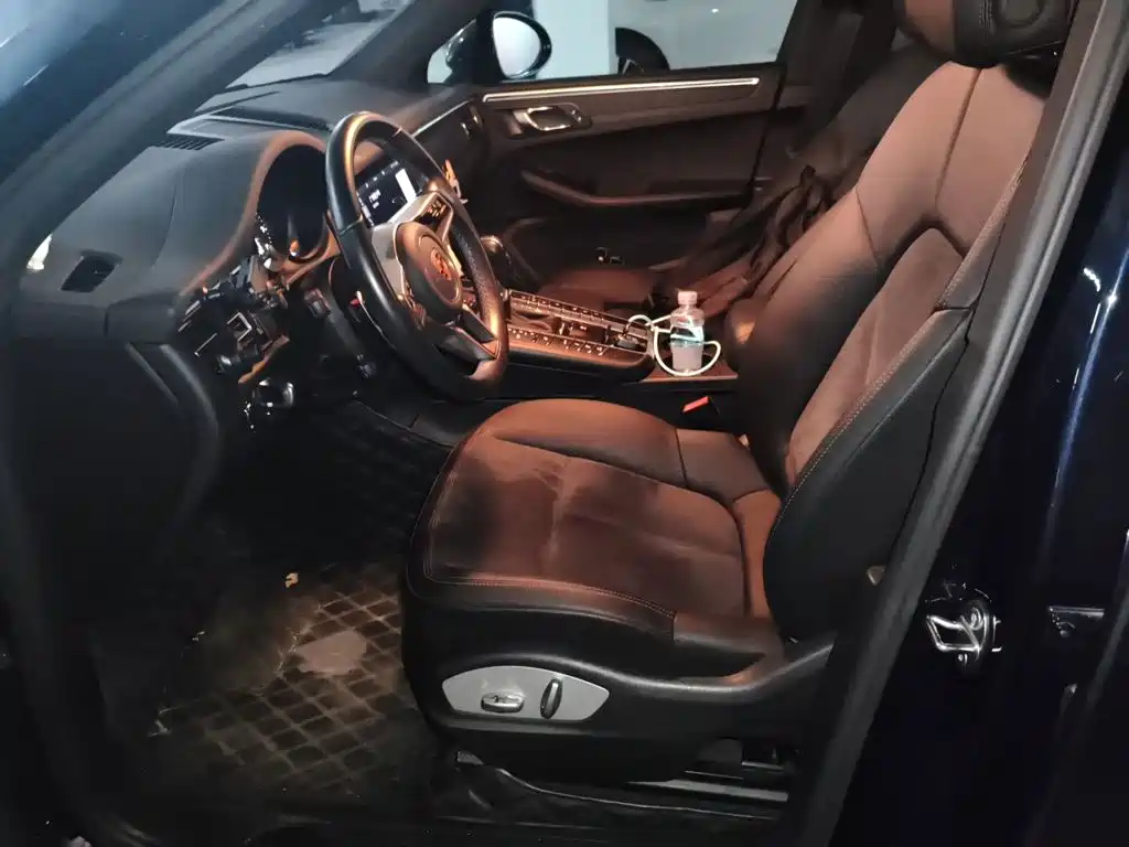 Porsche Macan — миниатюра 11