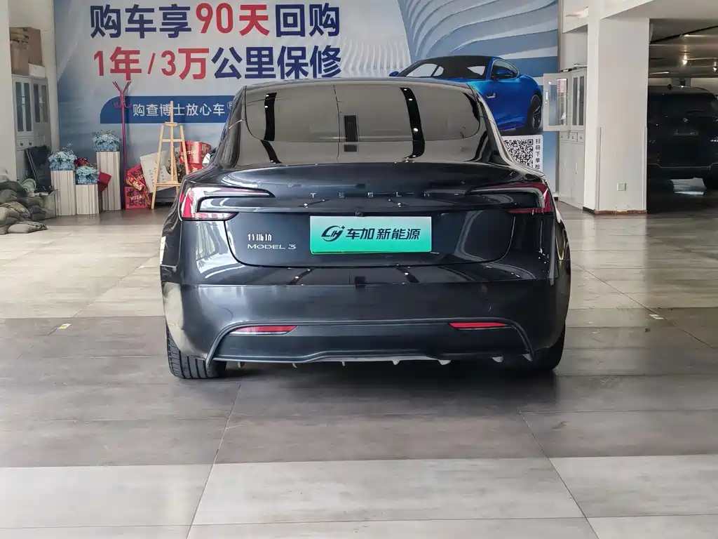 Tesla Model 3 — миниатюра 8