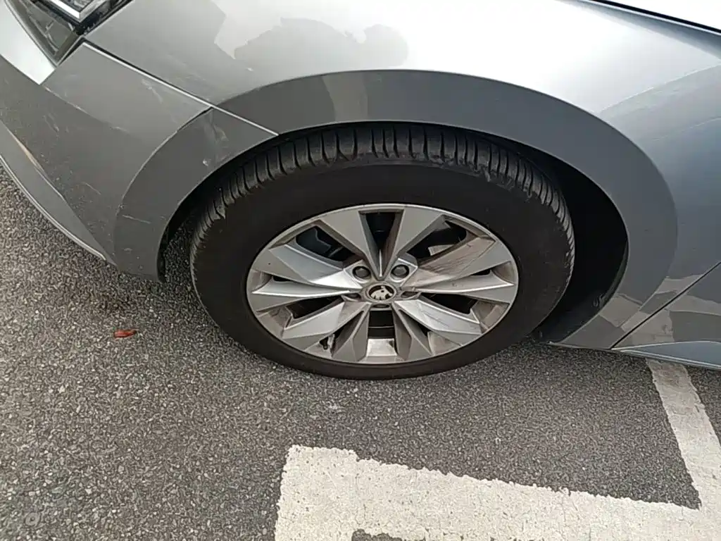 Skoda Superb — миниатюра 23