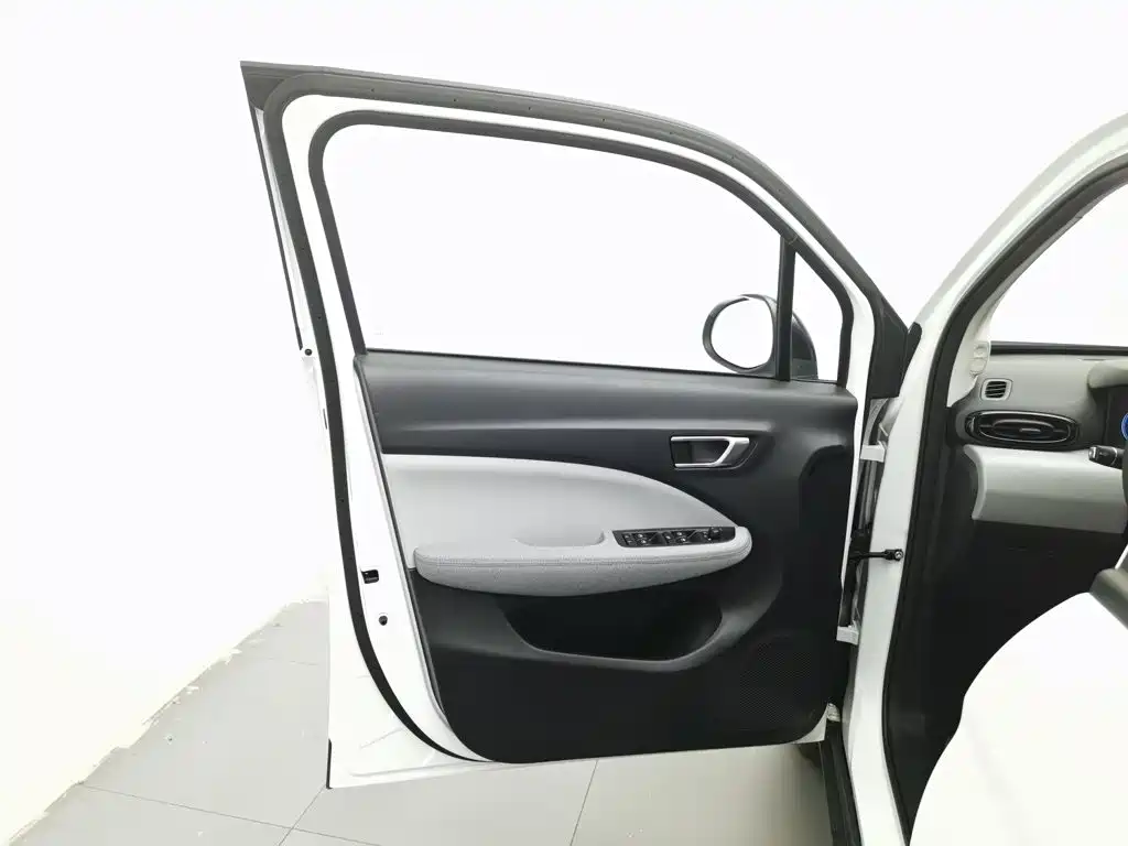 Leapmotor Leapmotor T03 — миниатюра 8