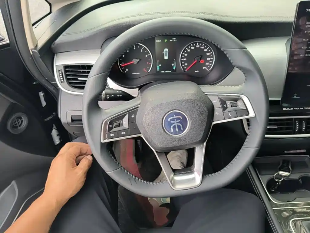 BYD MAX — миниатюра 11