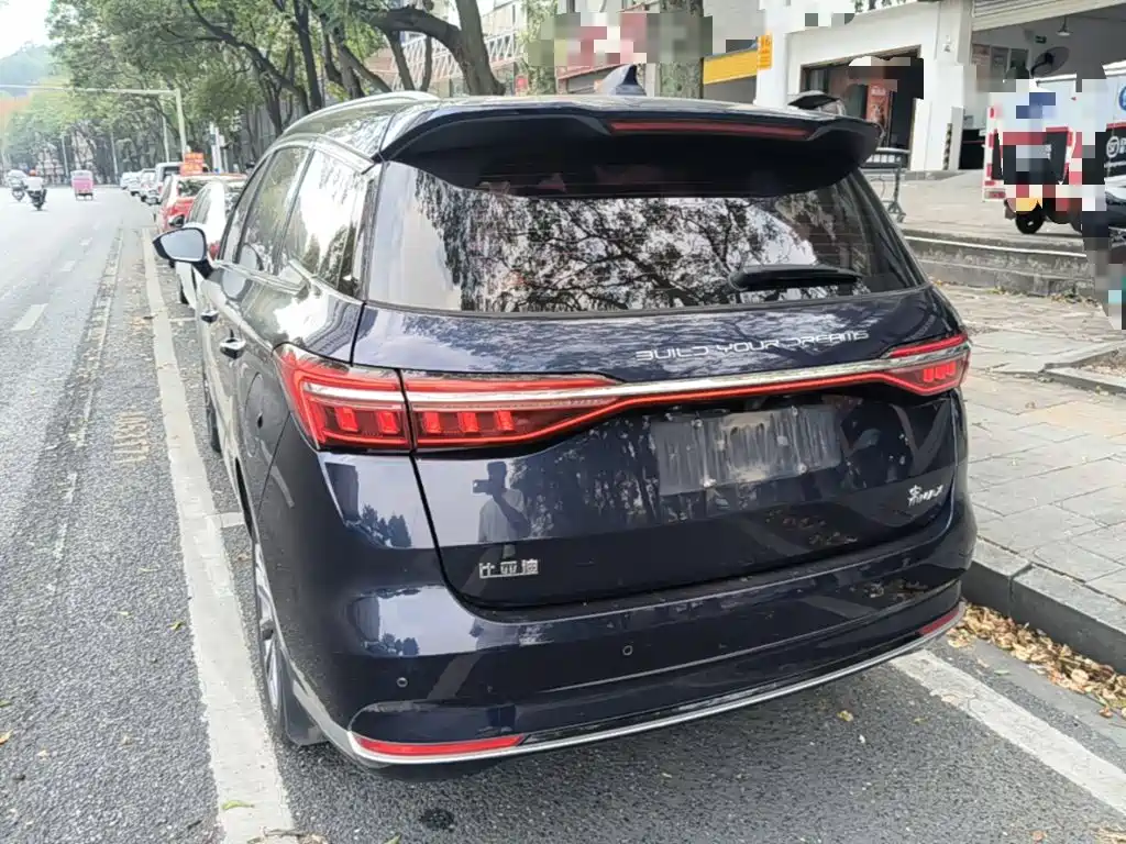 BYD MAX — миниатюра 5