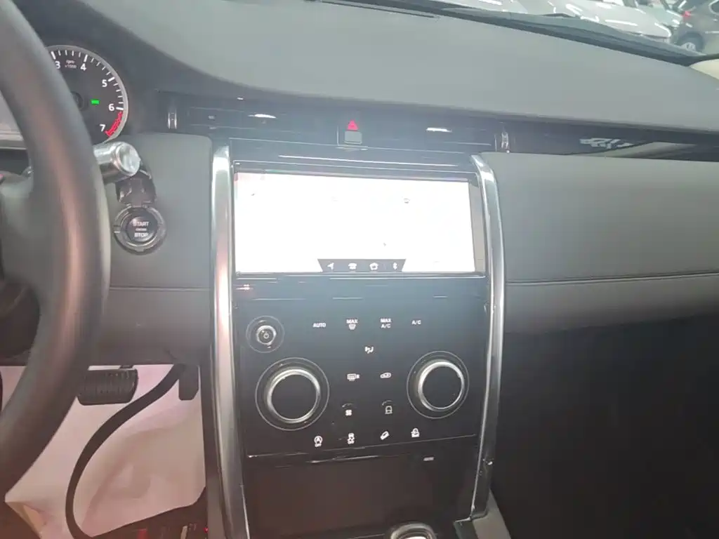 Land Rover Discovery Sport — миниатюра 13