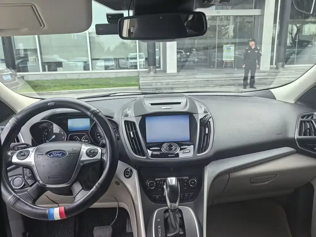 Ford Kuga — миниатюра 7