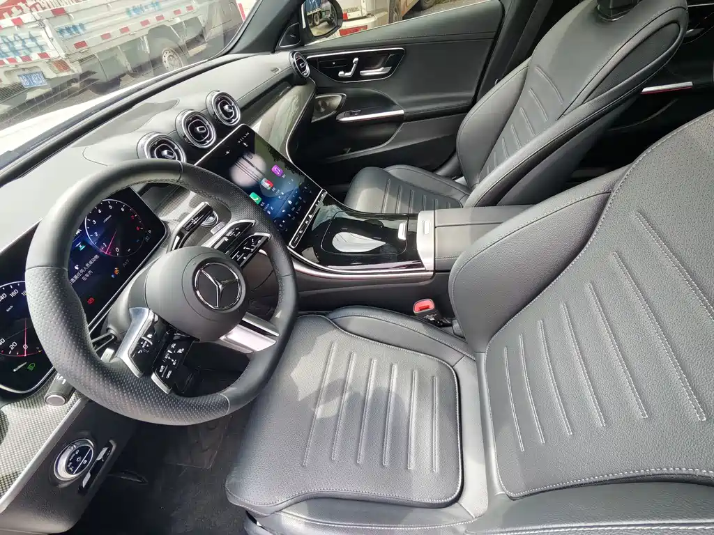Mercedes-Benz C-Class — миниатюра 12
