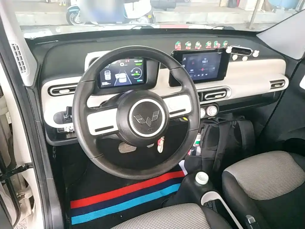 Wuling MINIEV — миниатюра 10