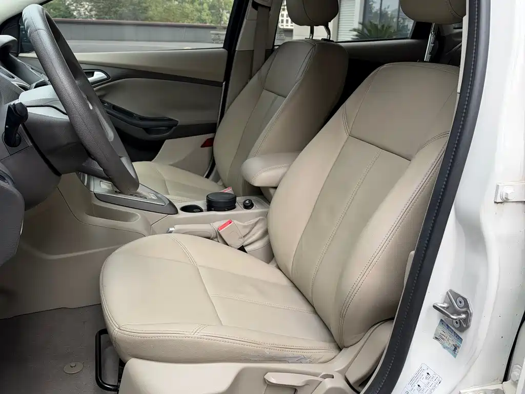 Ford Focus — миниатюра 11