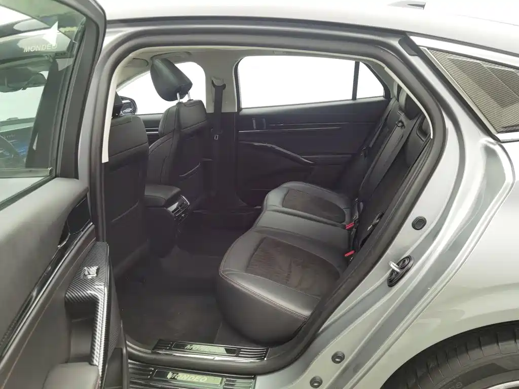 Ford Mondeo — миниатюра 15