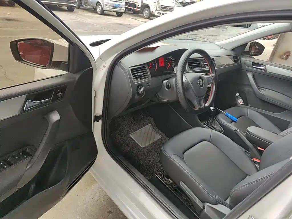 Volkswagen Santana — миниатюра 16