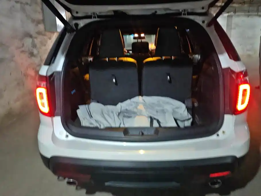 Ford Explorer (Import) — миниатюра 4