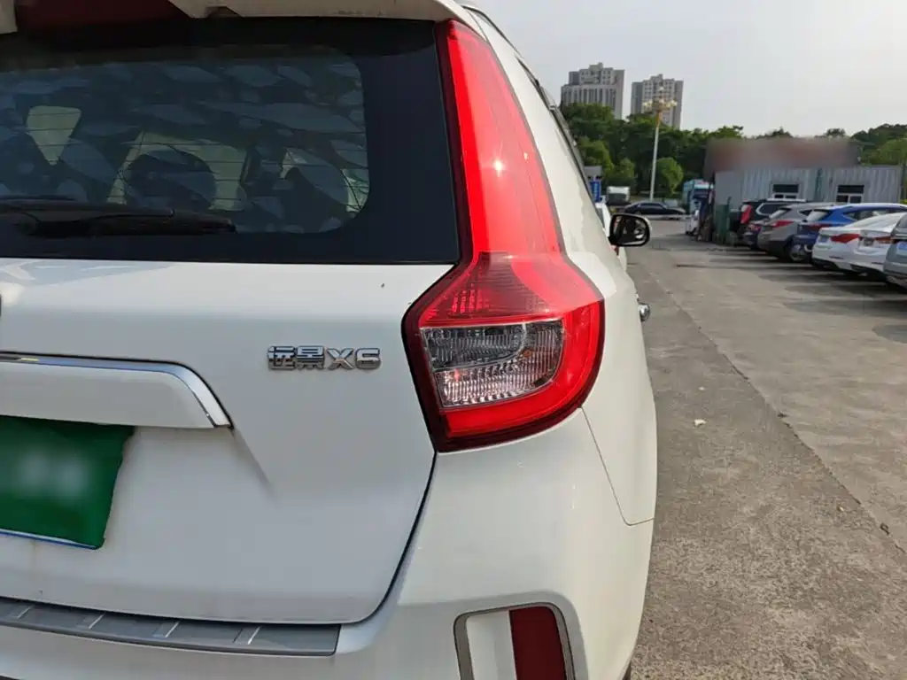 Geely Vision X6 — миниатюра 8