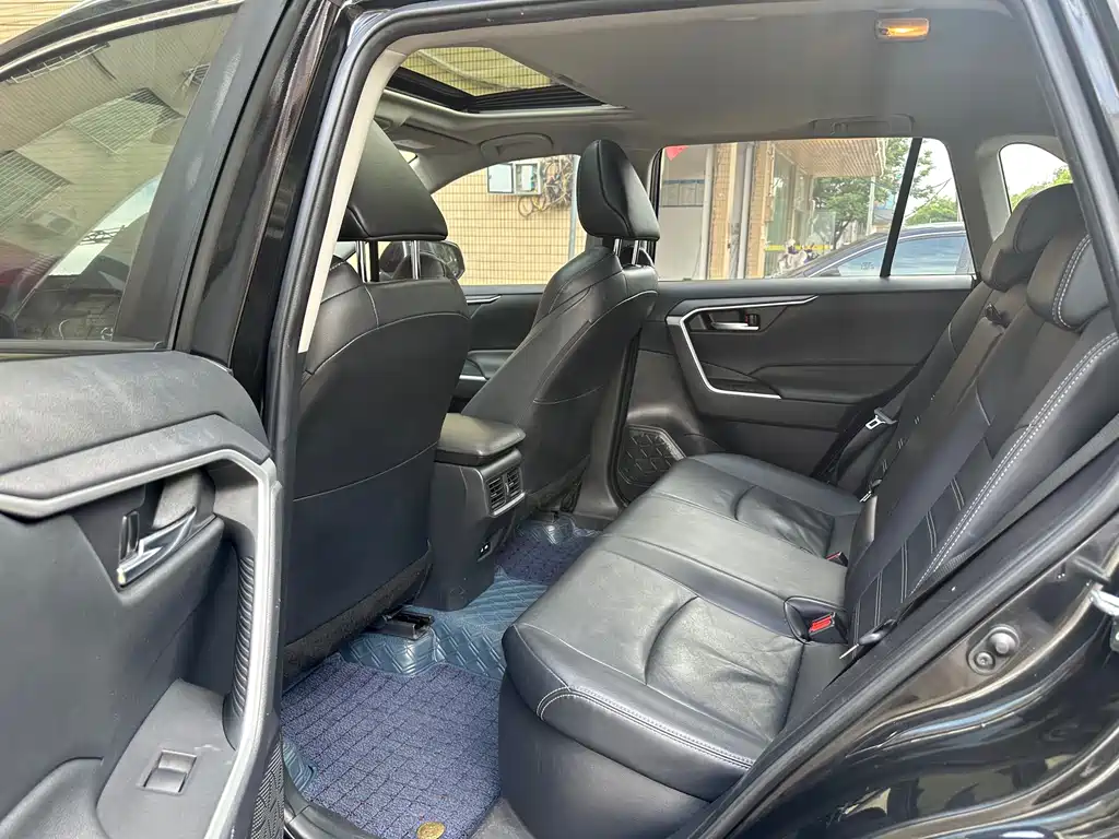 Toyota Wildlander 2020 2.5L E-CVT Luxury
