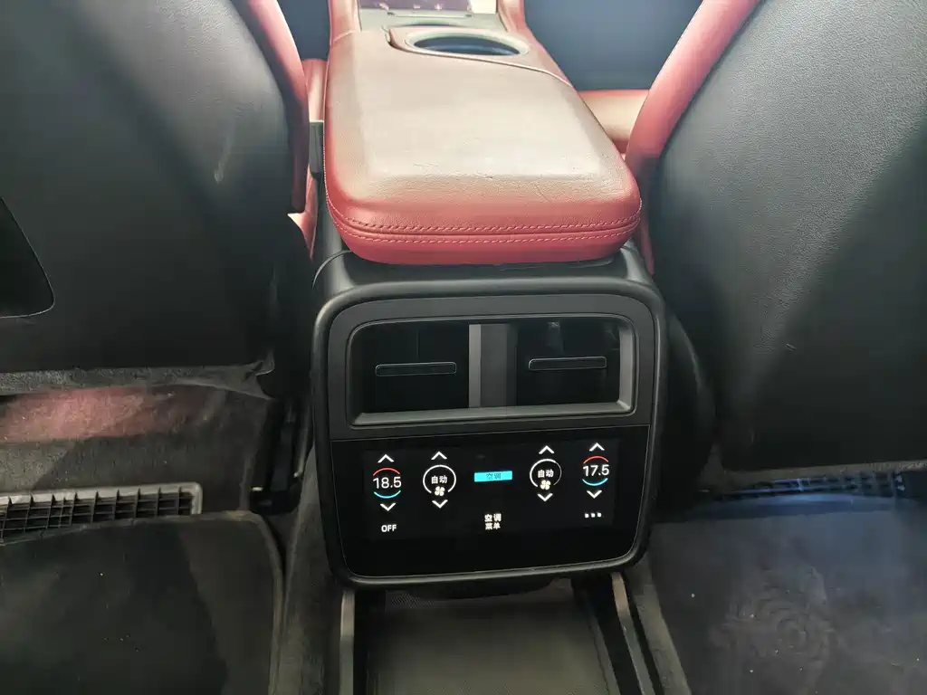 Porsche Taycan — миниатюра 10