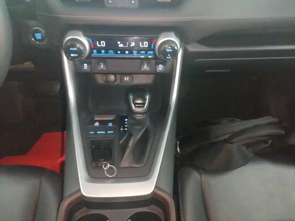 Toyota RAV4 — миниатюра 14