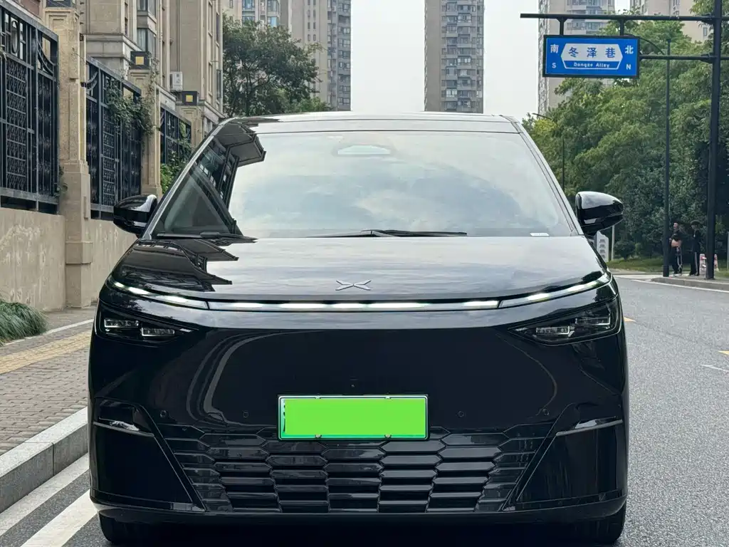 XPeng X9 — миниатюра 3