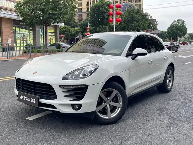 2015 Porsche Macan