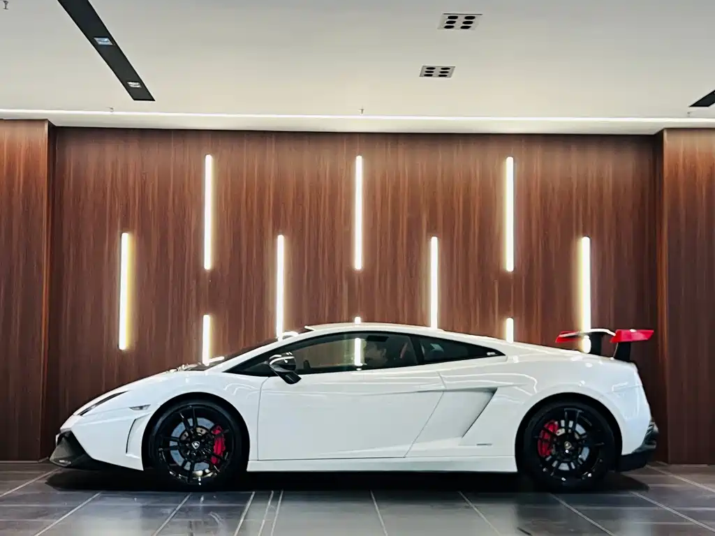 Lamborghini Gallardo 2012 LP 570-4 Super Trofeo Stradale
