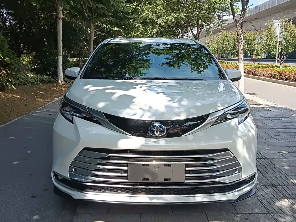 Toyota Sienna 2021 2.5L Luxury