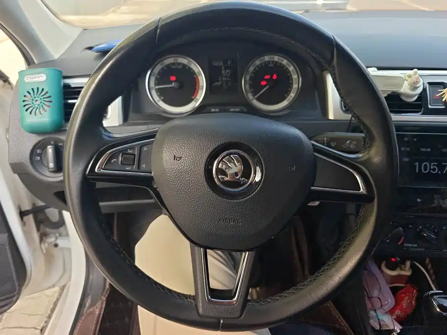 Skoda Rapid — миниатюра 15
