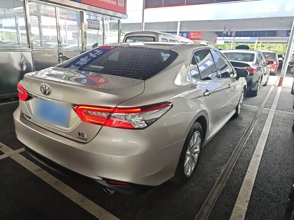 Toyota Camry — миниатюра 7