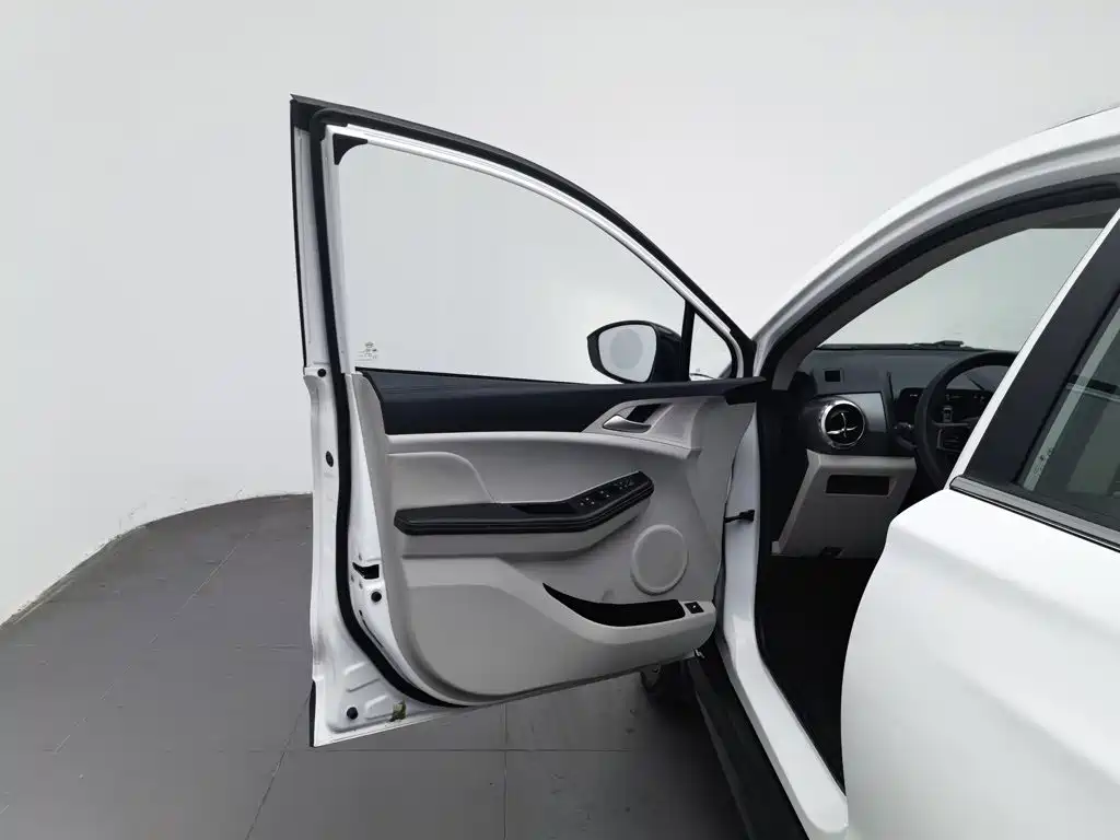 BYD Yuan Pro — миниатюра 8