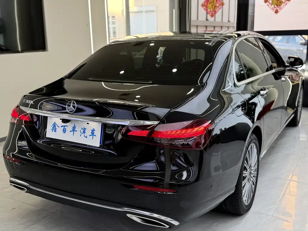 Mercedes-Benz E-Class — миниатюра 10