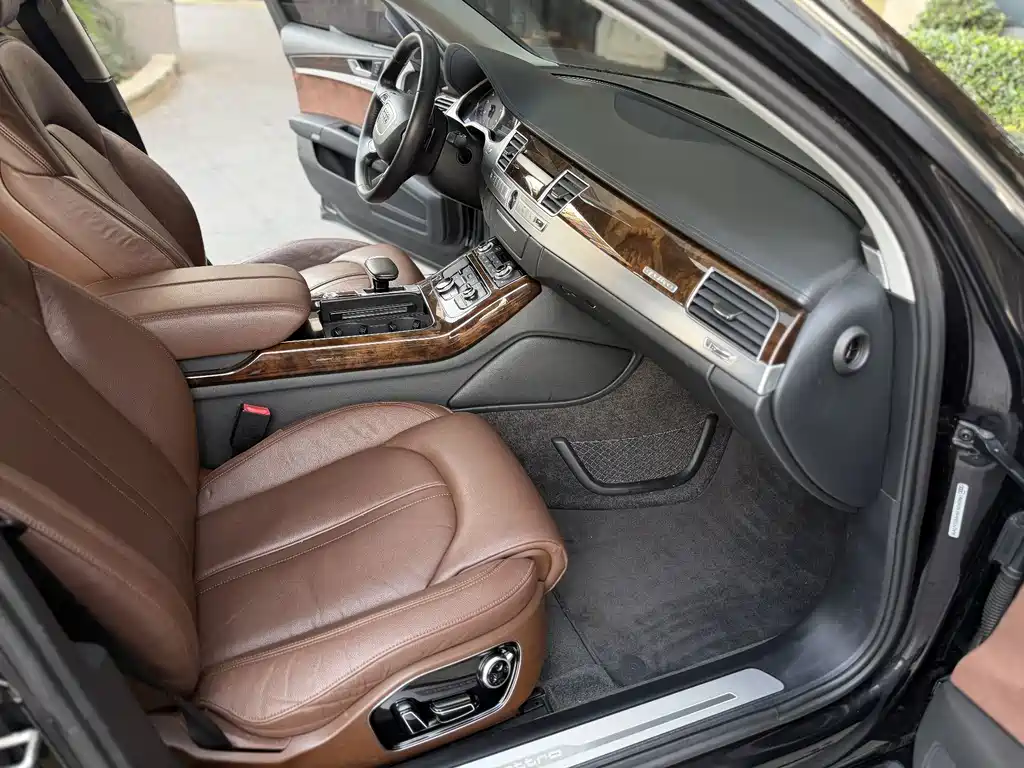 Audi A8 — миниатюра 4