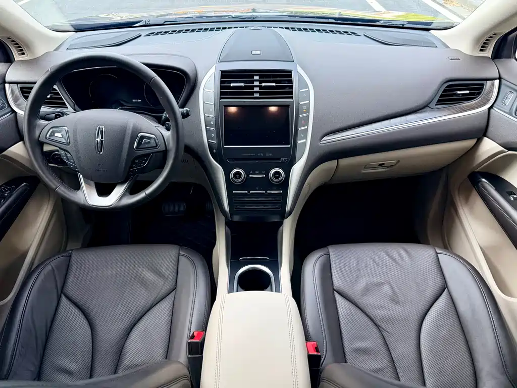 Lincoln MKC — миниатюра 12
