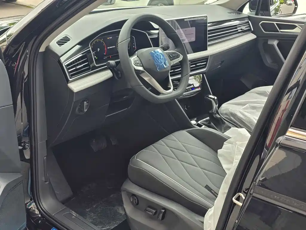 Volkswagen Tiguan L — миниатюра 3