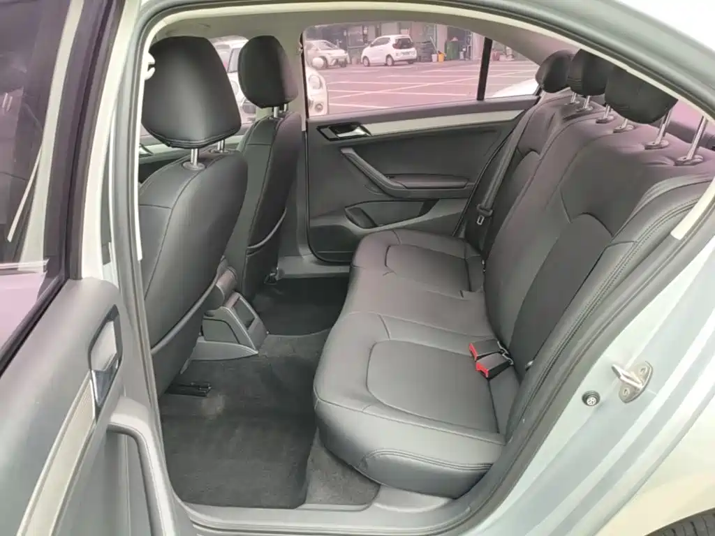 Volkswagen Jetta — миниатюра 17