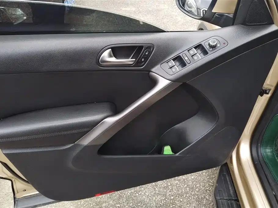 Volkswagen Tiguan 2012 2.0TSI AT Flagship