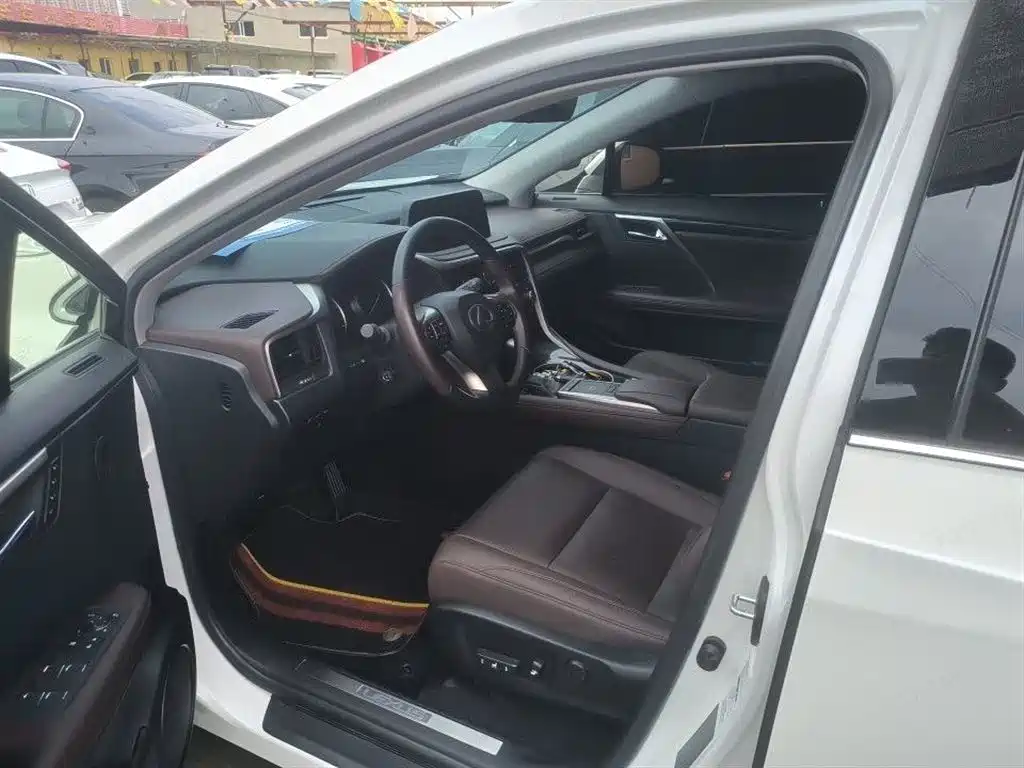 Lexus RX 2021 300