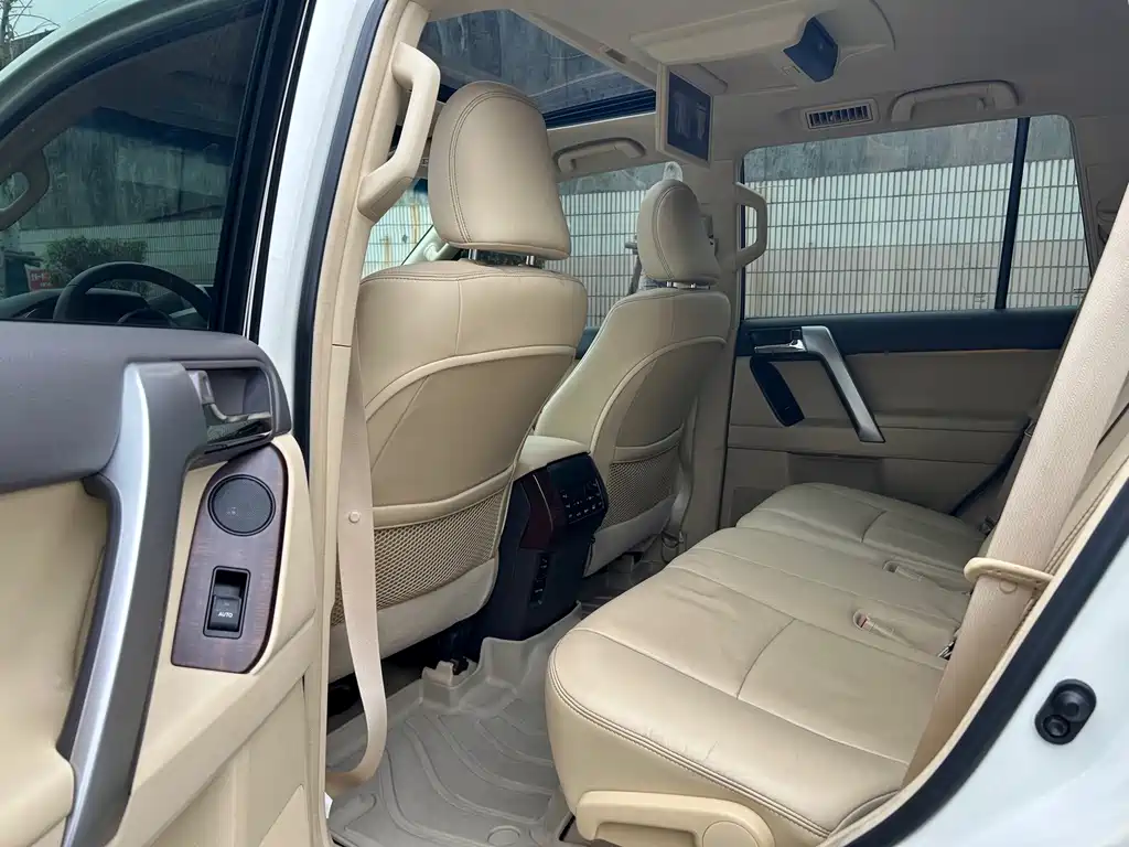 Toyota Prado — миниатюра 6