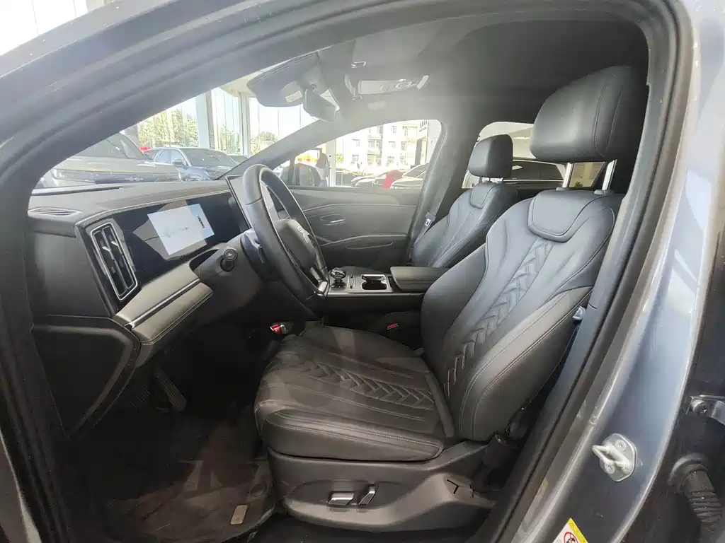BYD L DM-i — миниатюра 9