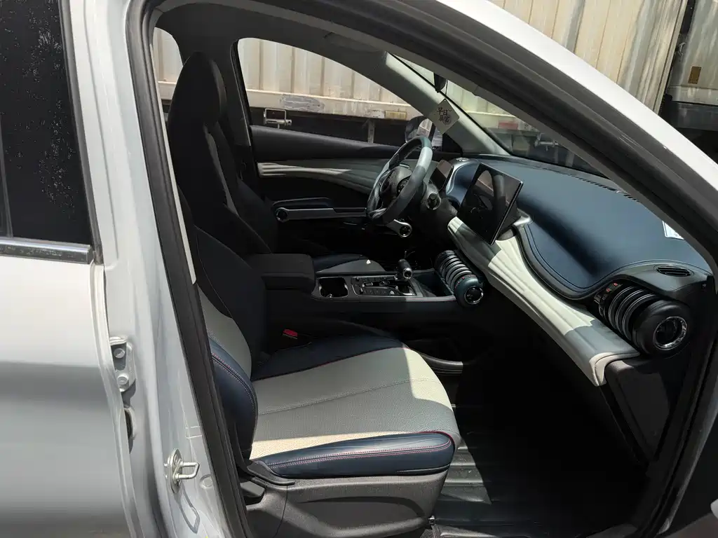 BYD Yuan Plus — миниатюра 4