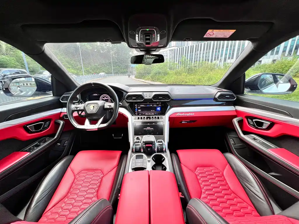 Lamborghini Urus — миниатюра 4