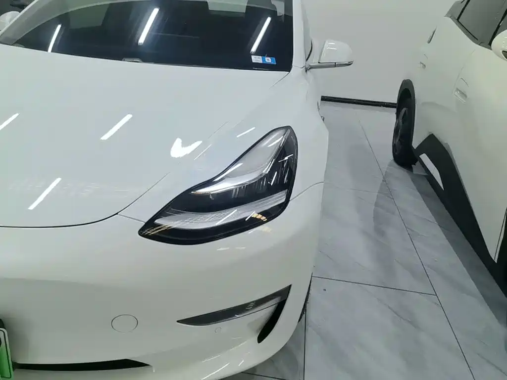 Tesla Model 3 — миниатюра 24