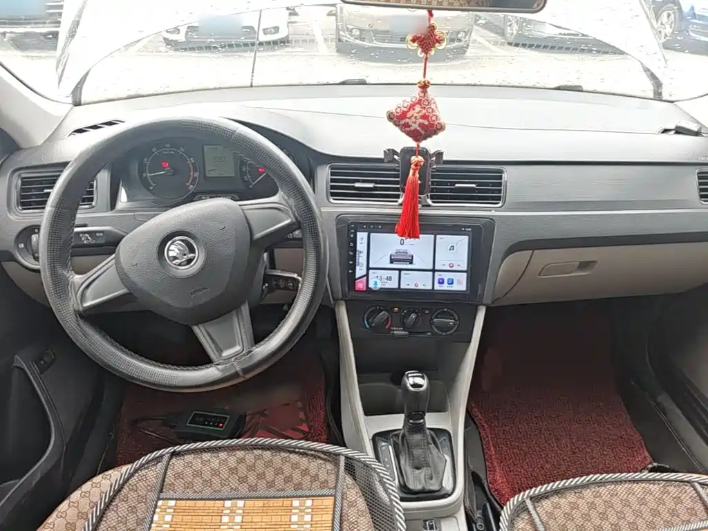 Skoda Rapid — миниатюра 10