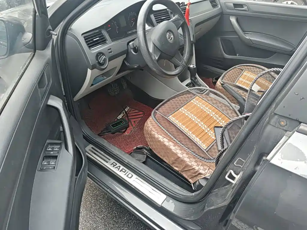 Skoda Rapid — миниатюра 16