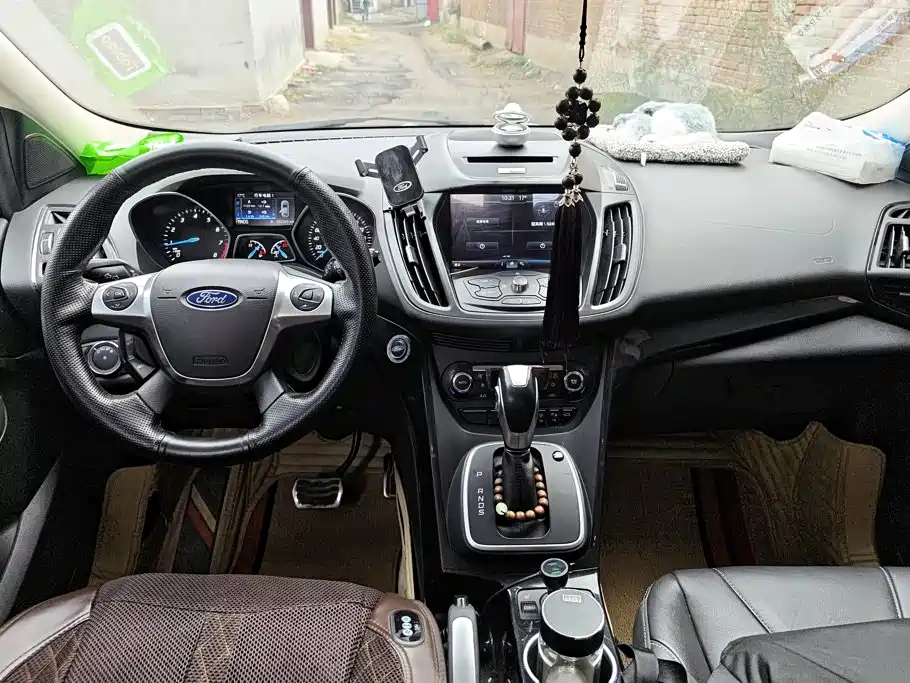 Ford Kuga — миниатюра 12