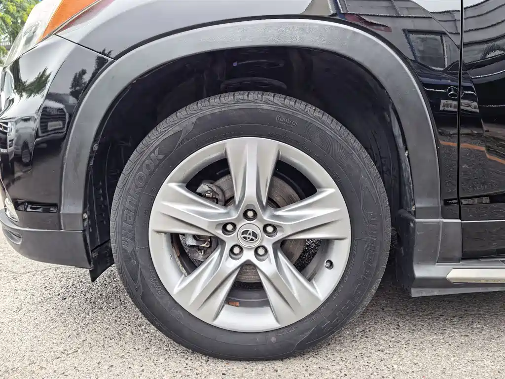 Toyota Highlander 2015 2.0T Luxury 7 мест