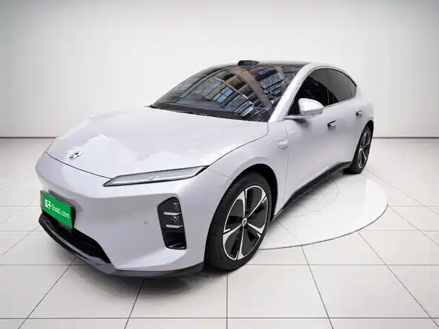 NIO ET5