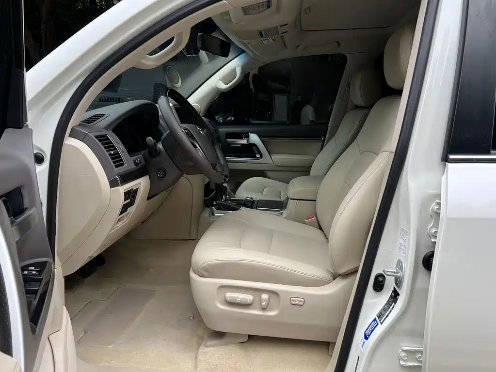 Toyota Land Cruiser — миниатюра 7