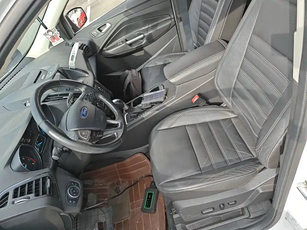 Ford Kuga — миниатюра 15