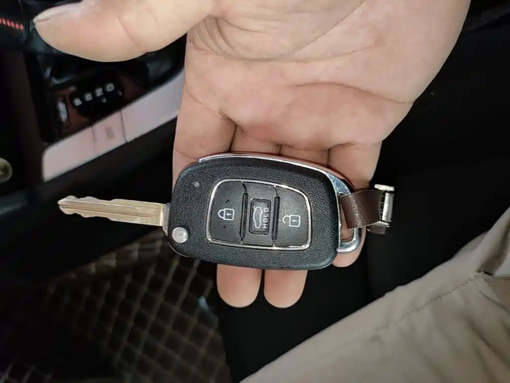 Hyundai Elantra — миниатюра 9